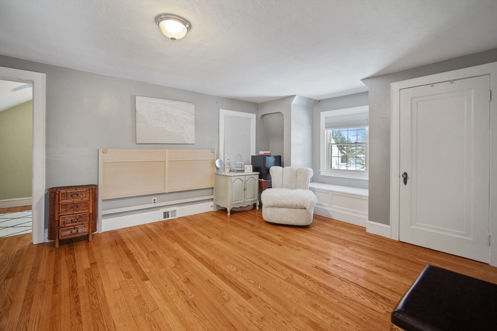 144 Gillette Avenue Springfield, MA 01118 - Photo 20 of 38 Gallery Image 20