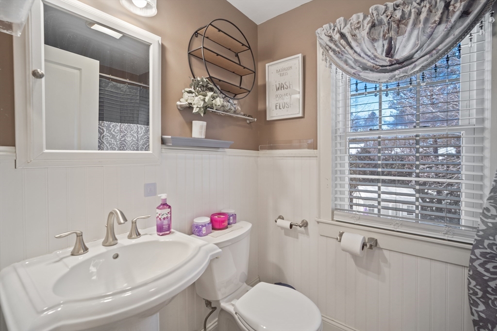 144 Gillette Avenue Springfield, MA 01118 - Photo 26 of 38 Gallery Image 26