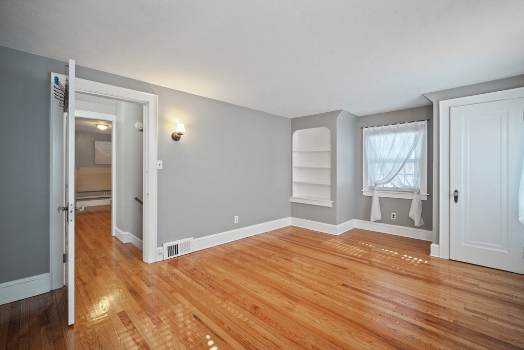 144 Gillette Avenue Springfield, MA 01118 - Photo 28 of 38 Gallery Image 28