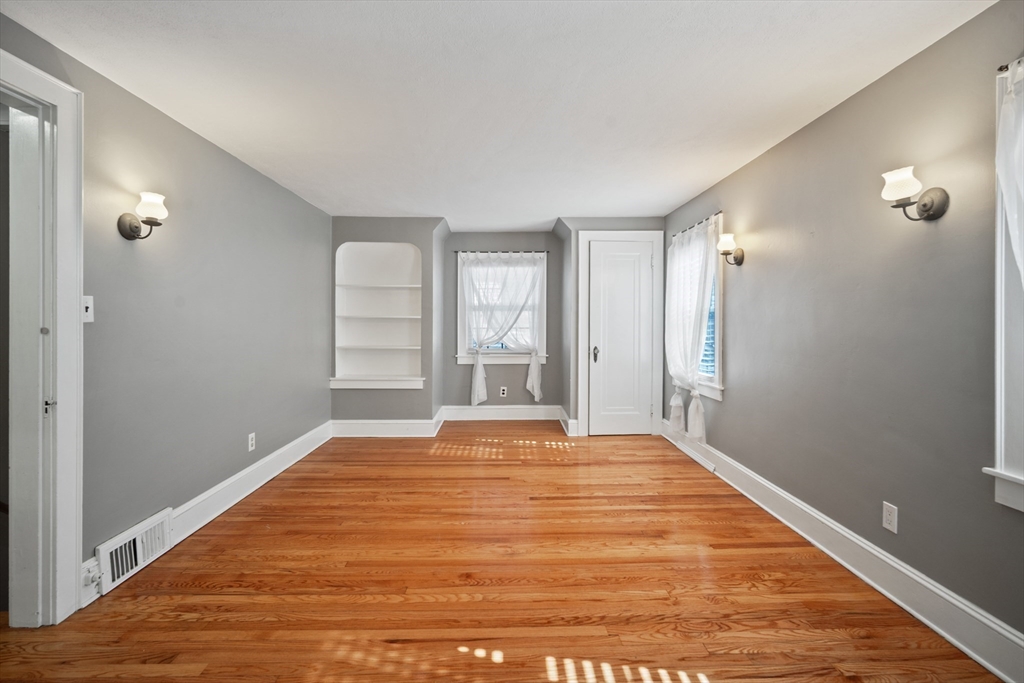144 Gillette Avenue Springfield, MA 01118 - Photo 29 of 38 Gallery Image 29