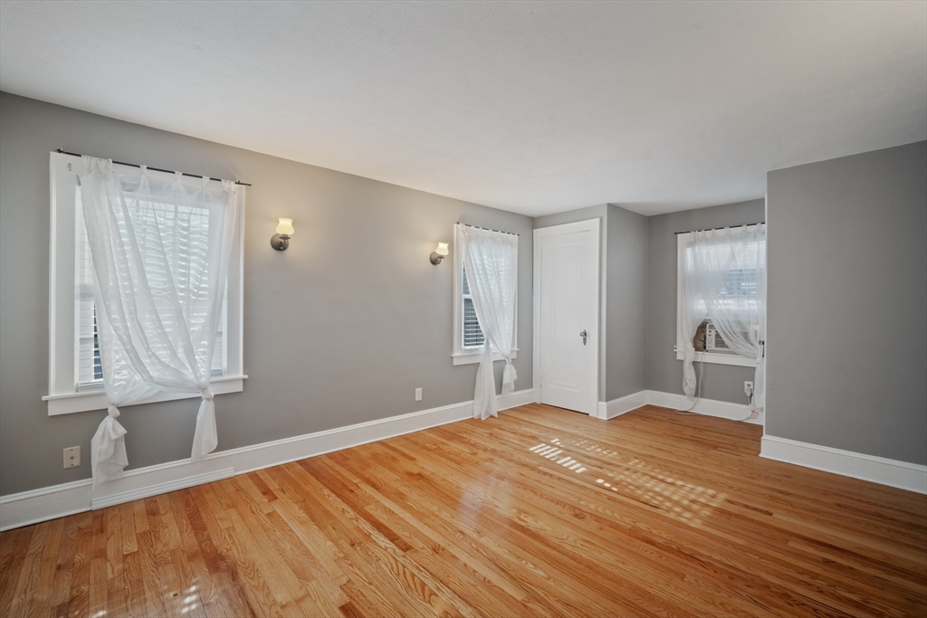 144 Gillette Avenue Springfield, MA 01118 - Photo 30 of 38 Gallery Image 30
