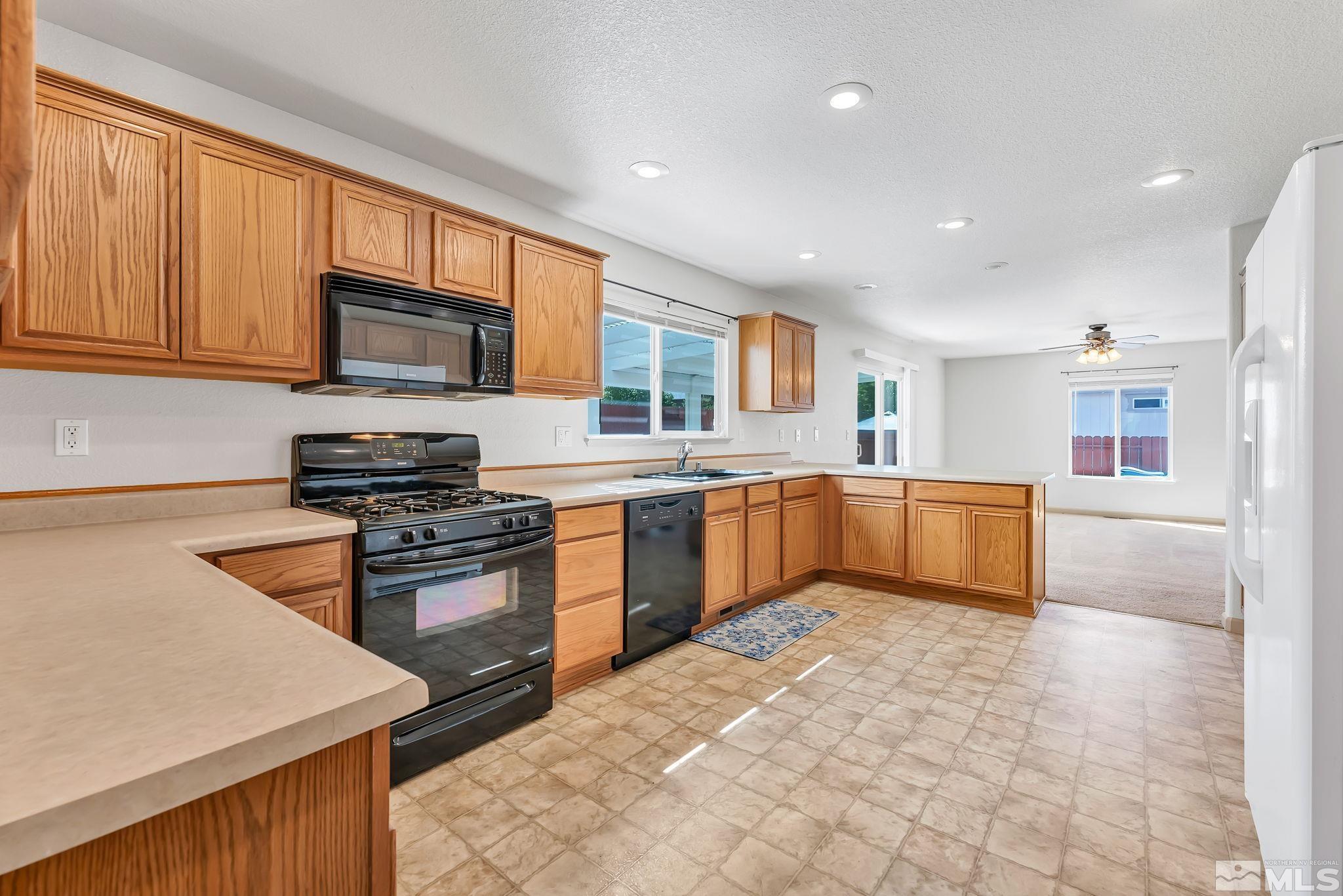 17750 Gingko Court Reno, NV 89508 - Photo 10 of 35 Photo 10