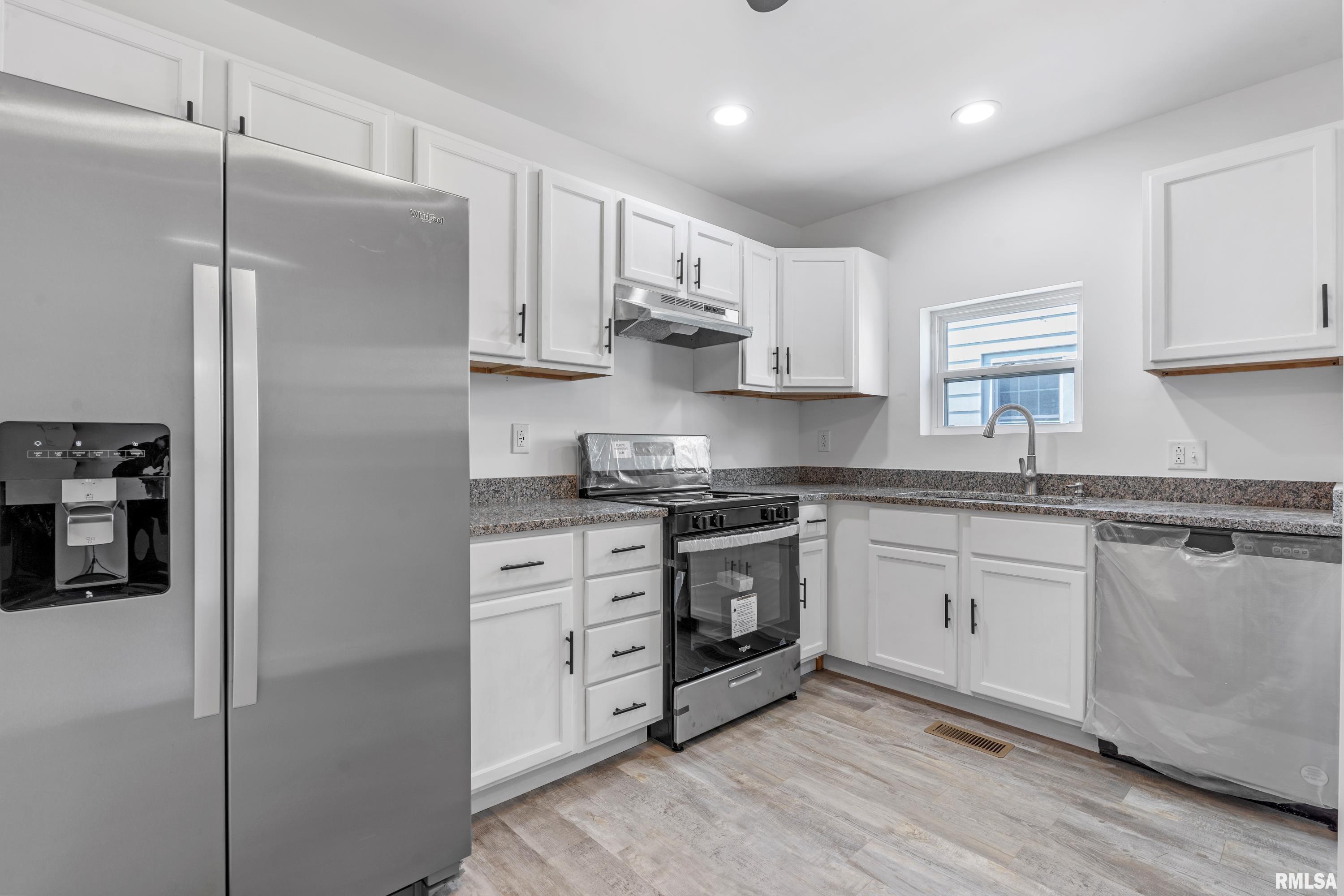 2420 South 5th Street Springfield, IL 62703 - Photo 17 of 26