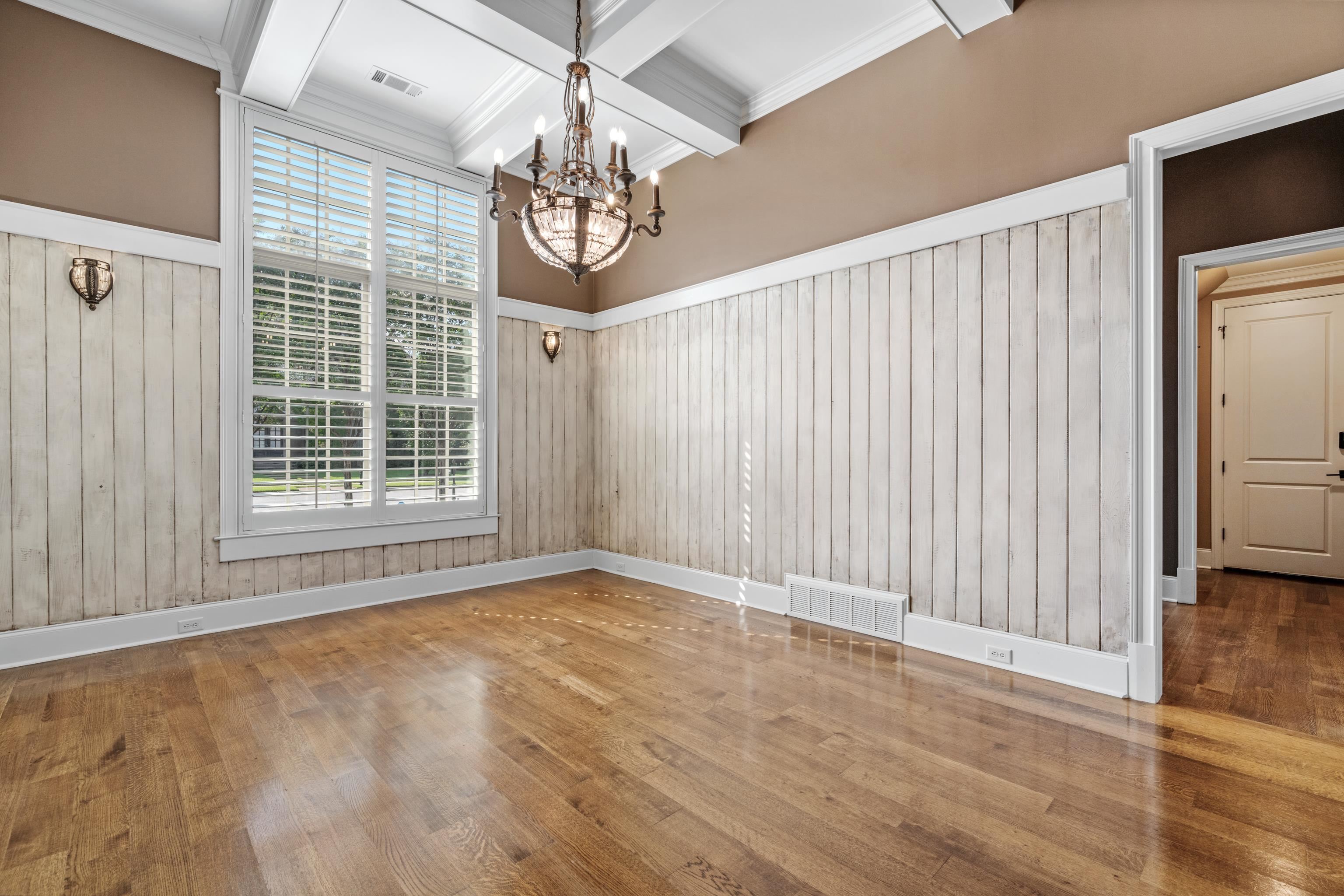 2840 Rue Jordan Cove Germantown, TN 38138 - Photo 6 of 40 a view of an empty room with a window
