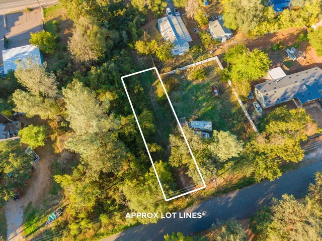 a view of an outdoor space