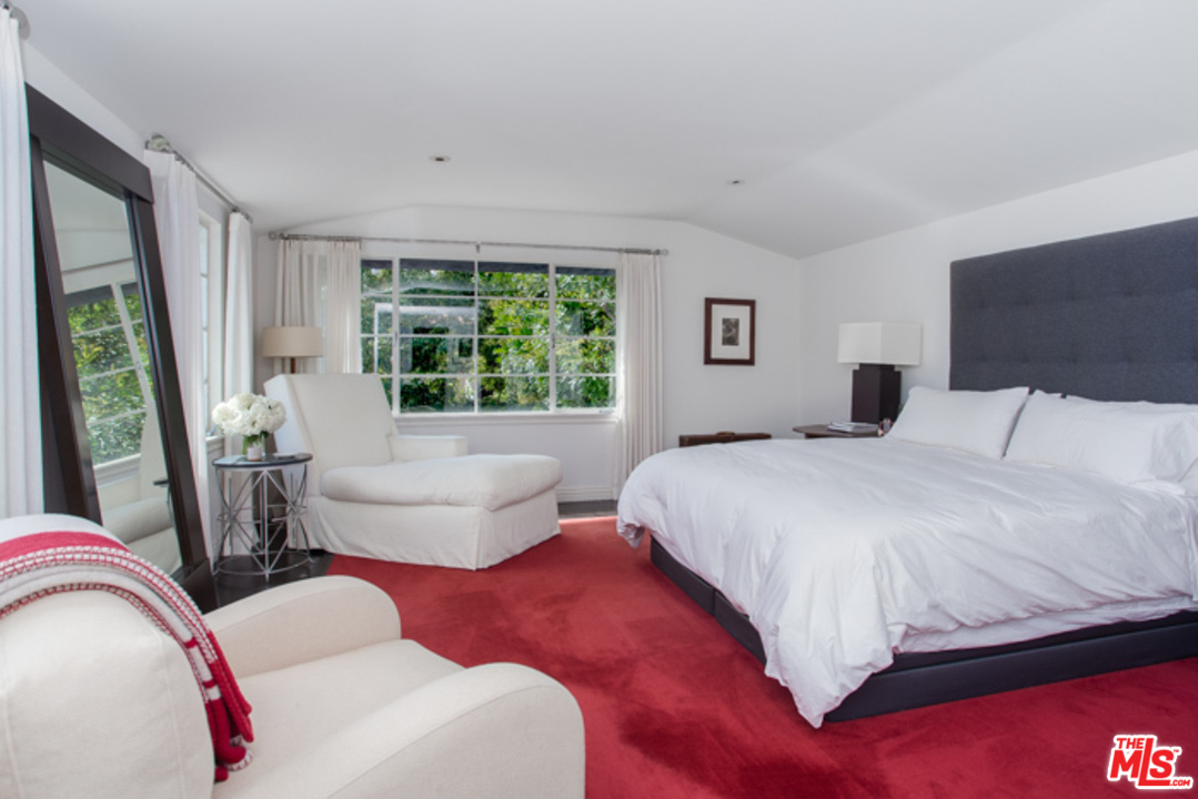 1323 Club View Drive Los Angeles, CA 90024 - Photo 16 of 25