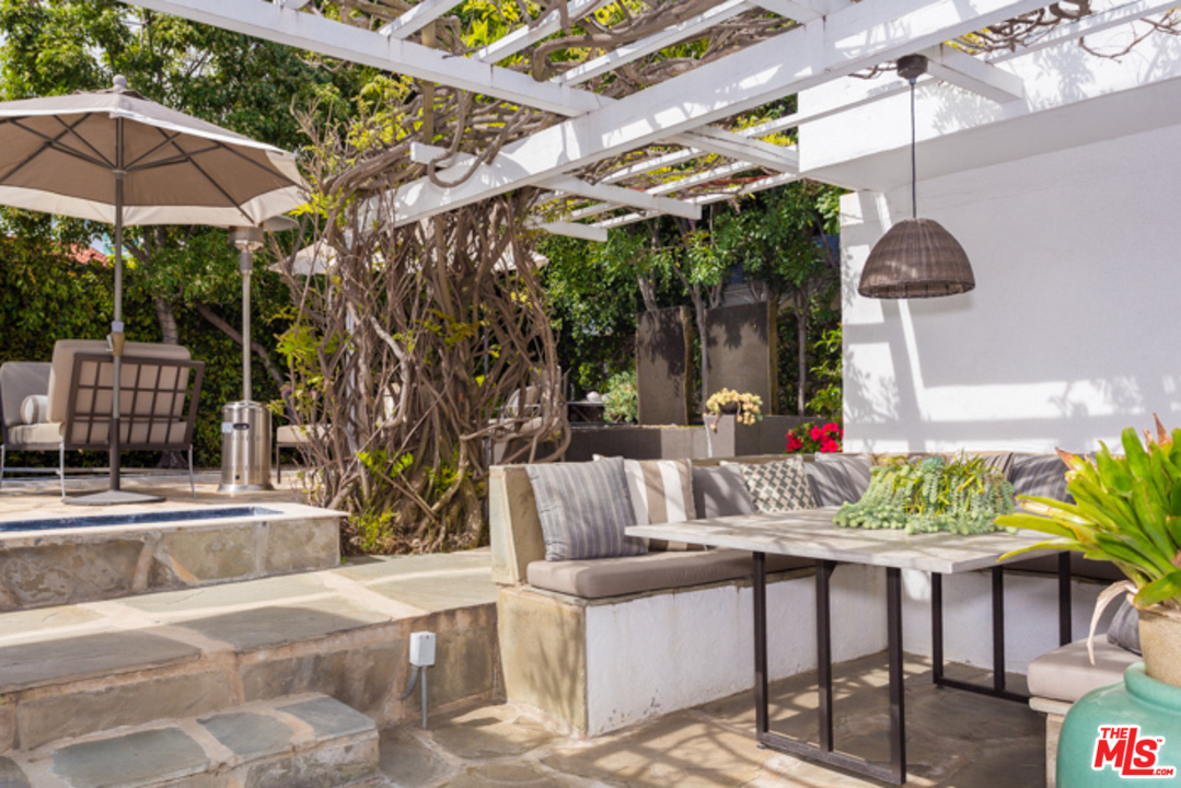 1323 Club View Drive Los Angeles, CA 90024 - Photo 21 of 25