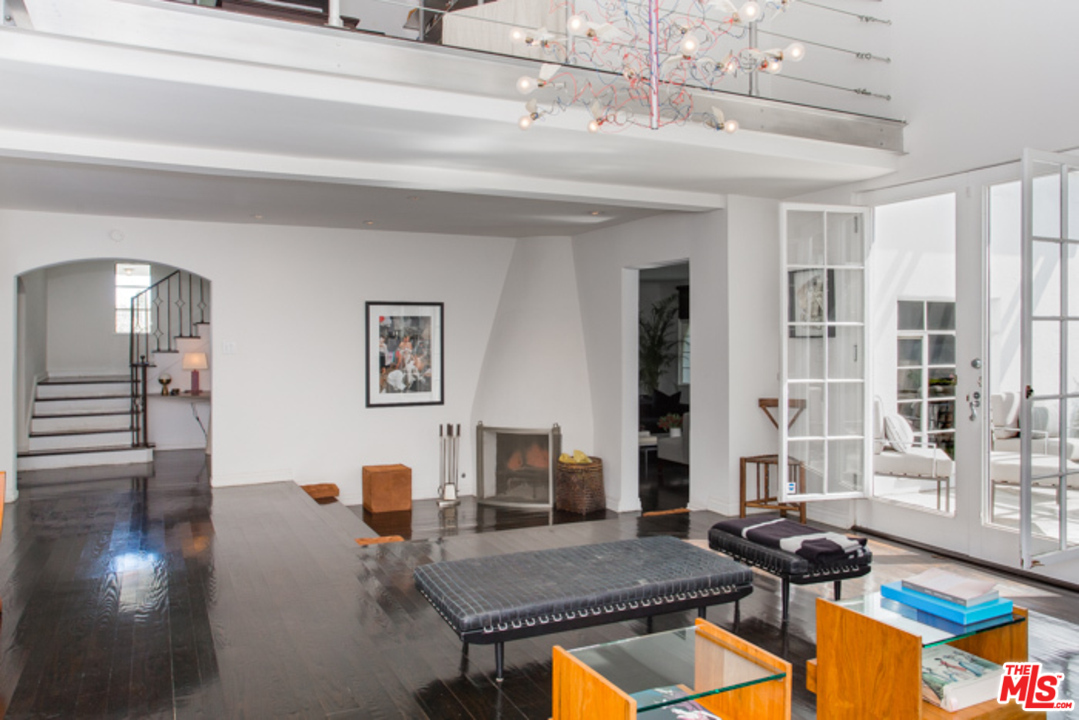 1323 Club View Drive Los Angeles, CA 90024 - Photo 5 of 25