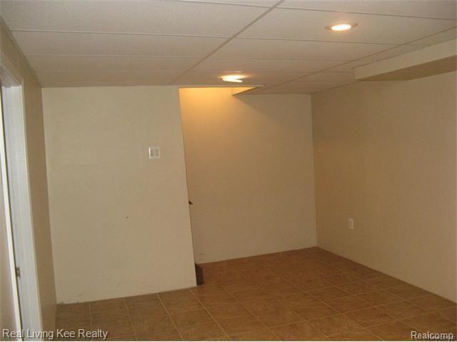 481 Buckingham Road Canton, MI 48188 - Photo 12 of 19