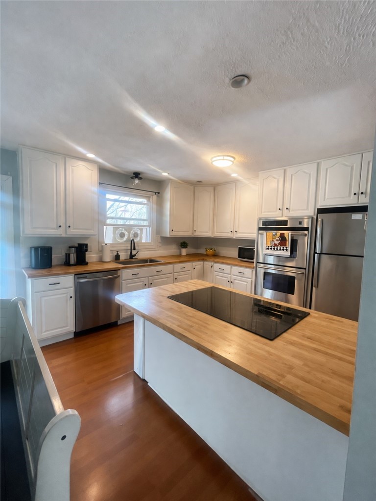 1007 Fish Hill Road Coventry, RI 02816 - Photo 2 of 7