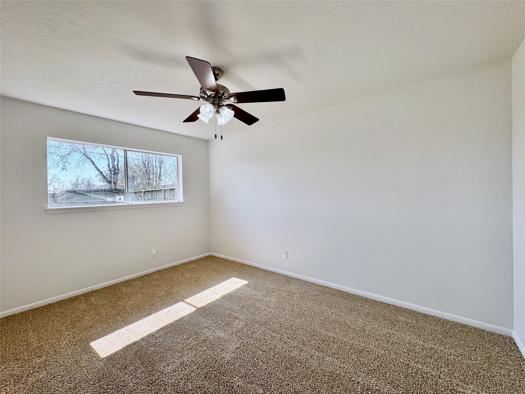 3739 Moonlite Drive Pasadena, TX 77505 - Photo 23 of 32 a view of empty room with window