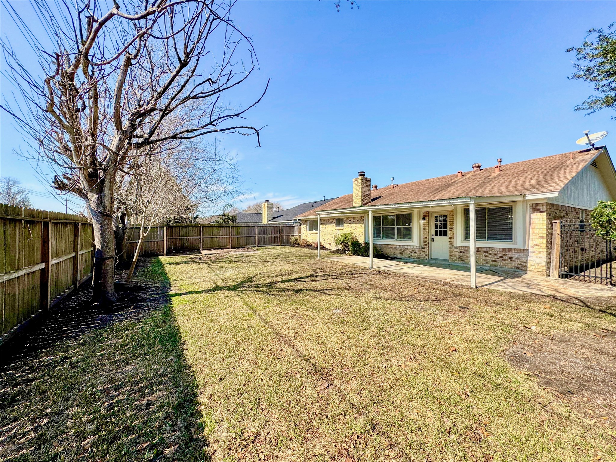 3739 Moonlite Drive Pasadena, TX 77505 - Photo 31 of 32 a front view of a house with a yard
