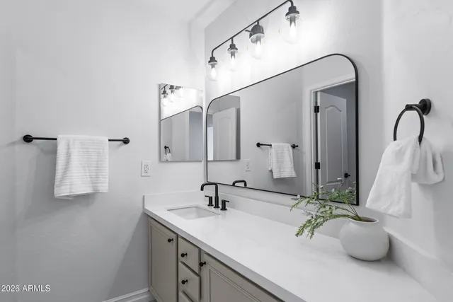 $729,900 | 3845 East Yeager Drive, Gilbert, AZ 85295