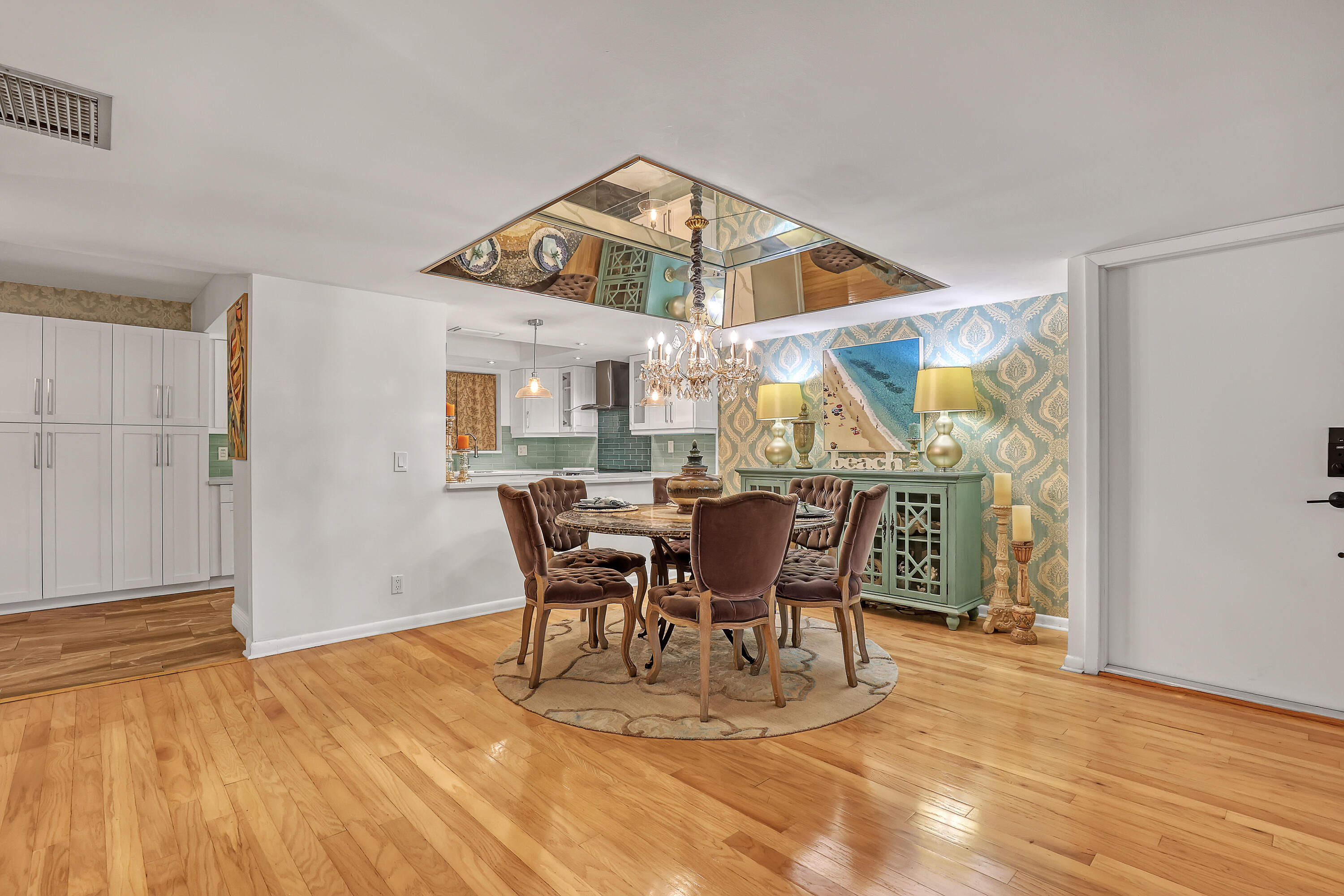 1100 Surf Road, Unit 104 West Palm Beach, FL 33404 - Photo 11 of 49 dining area