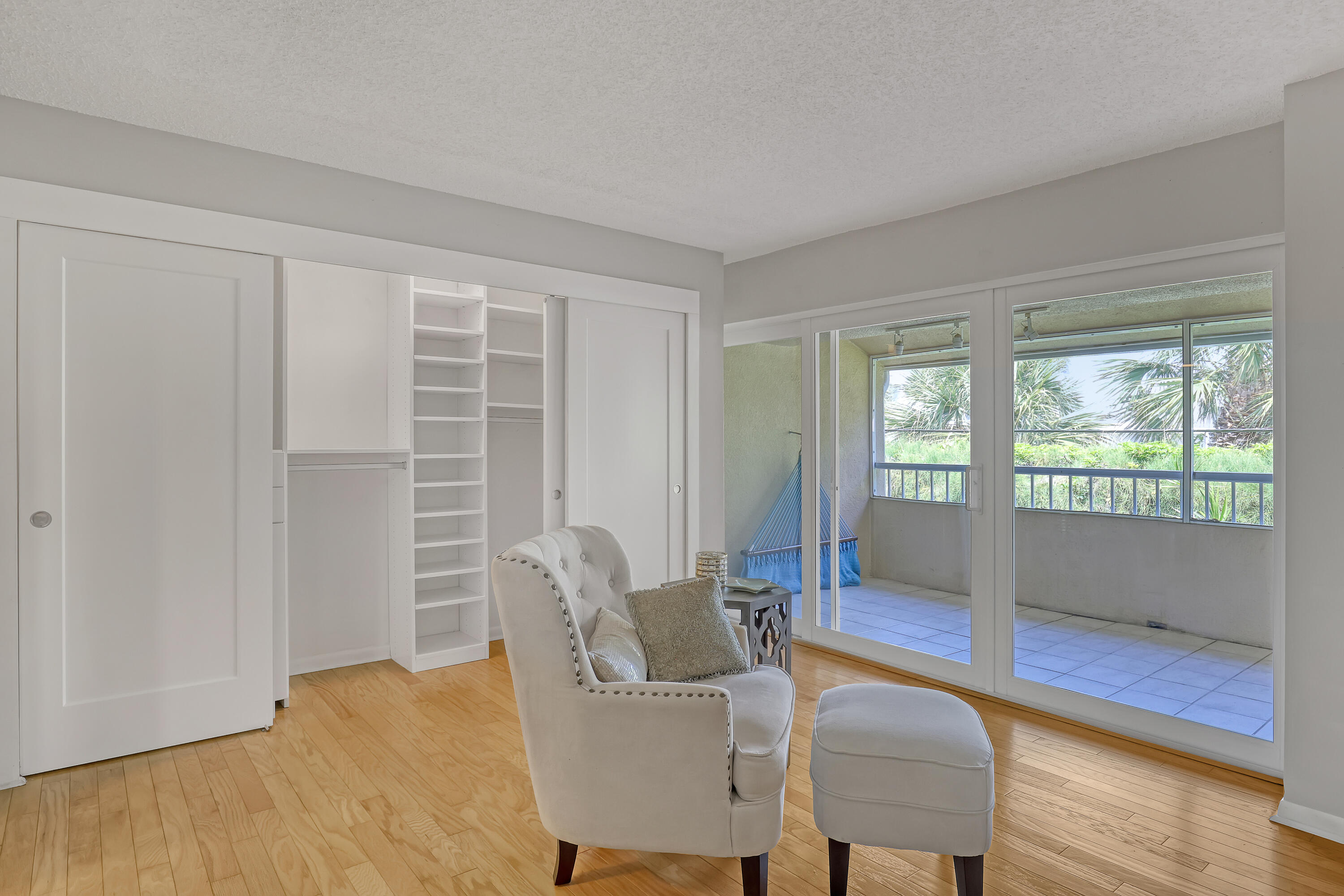 1100 Surf Road, Unit 104 West Palm Beach, FL 33404 - Photo 19 of 49 Primary Sitting area