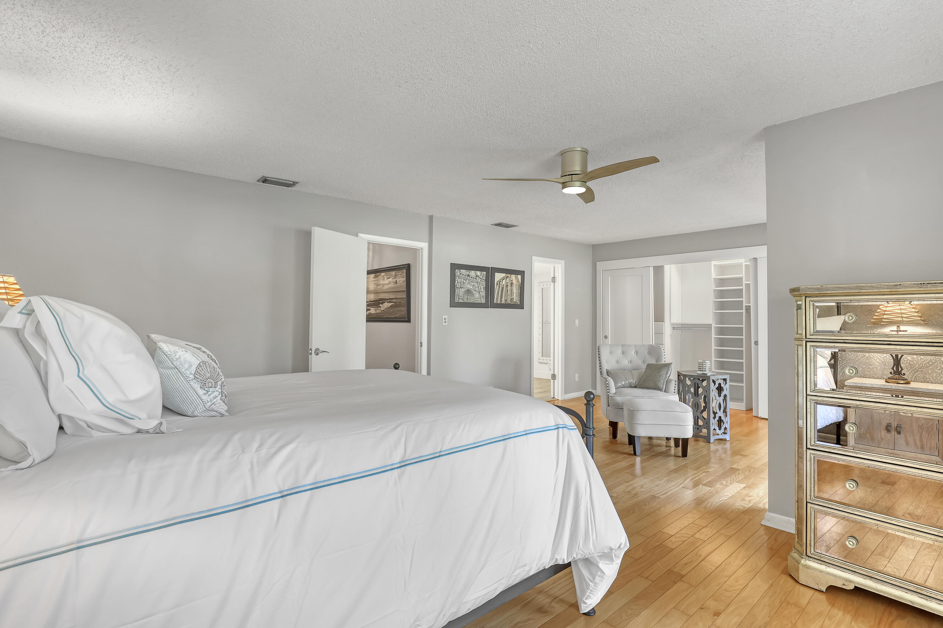 1100 Surf Road, Unit 104 West Palm Beach, FL 33404 - Photo 21 of 49 primary suite