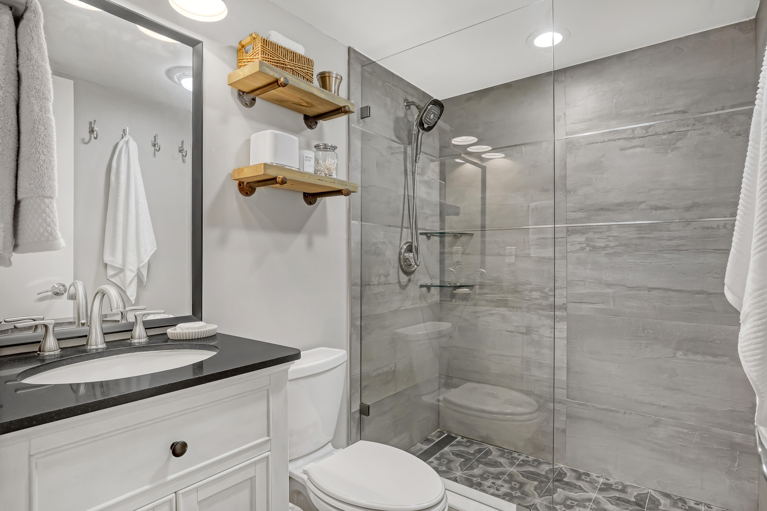 1100 Surf Road, Unit 104 West Palm Beach, FL 33404 - Photo 27 of 49 guest bathroom upstairs