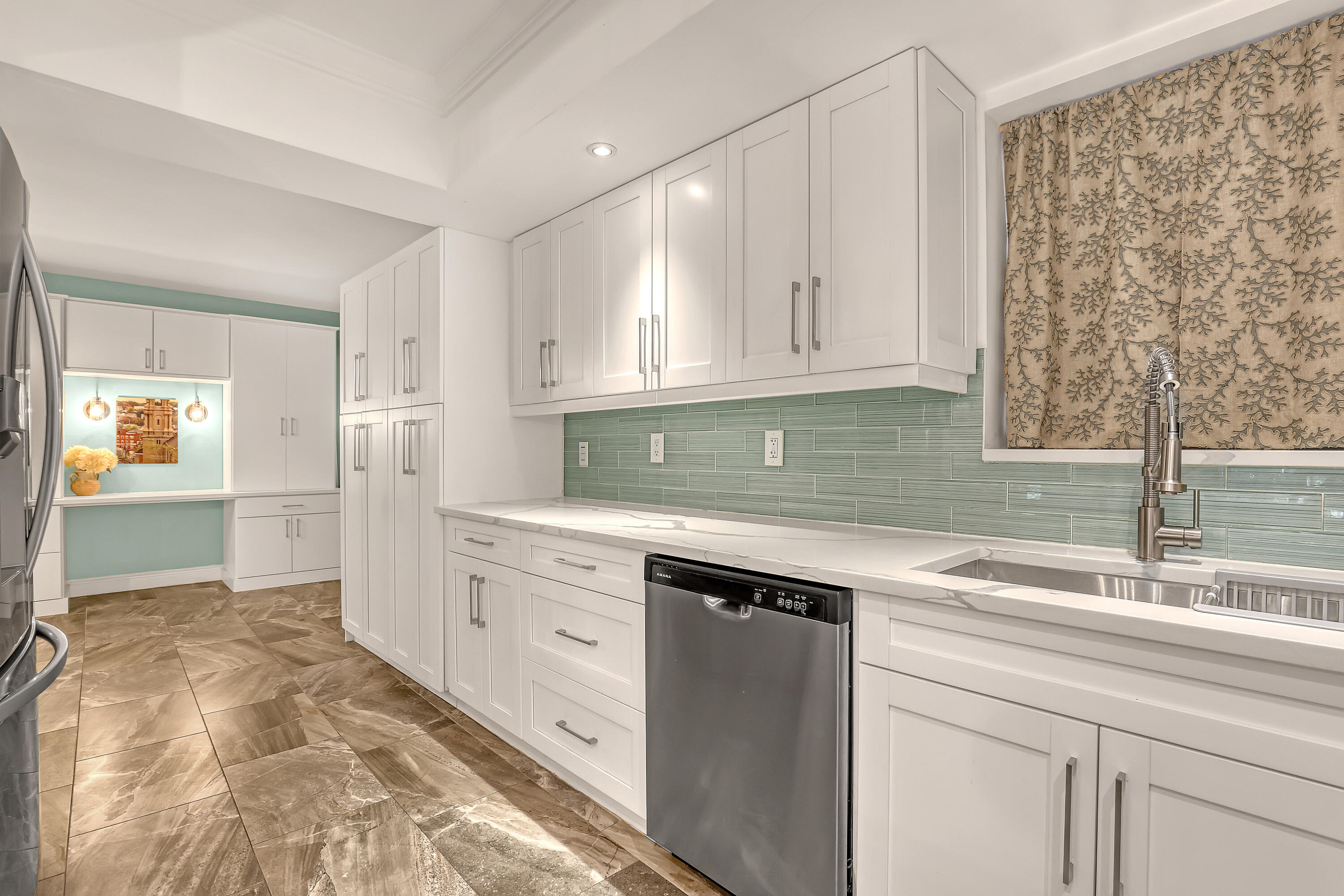 1100 Surf Road, Unit 104 West Palm Beach, FL 33404 - Photo 7 of 49 kitchen