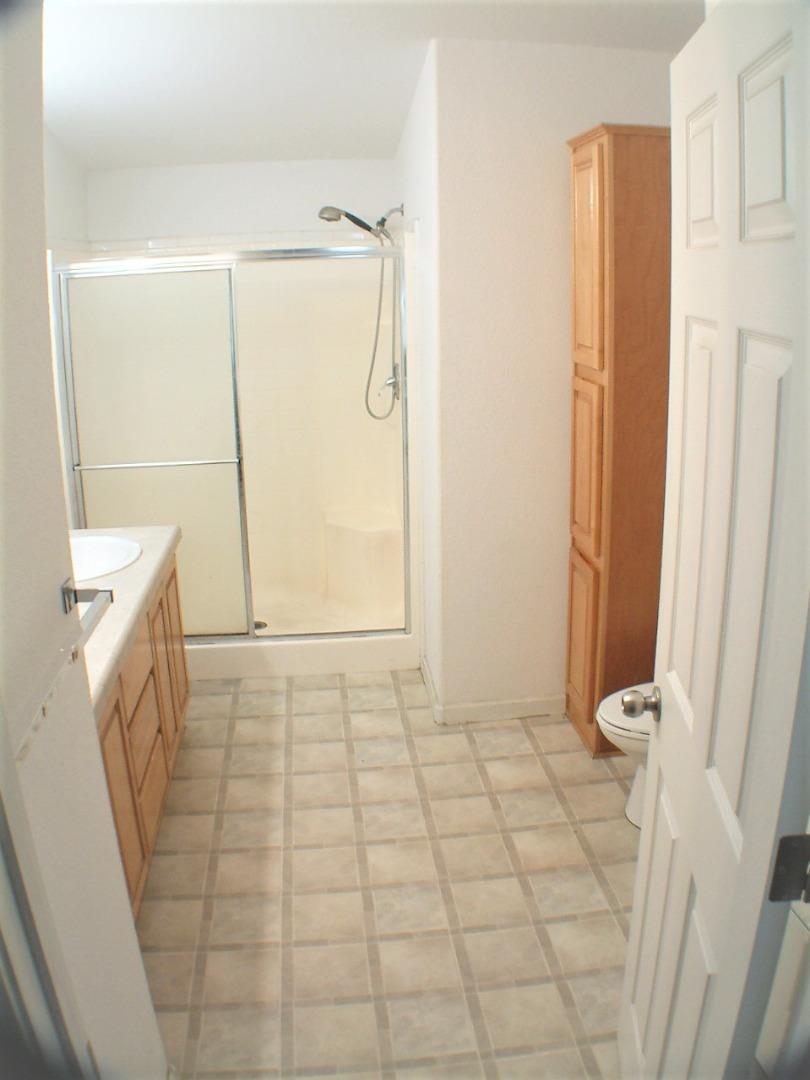 433 Sylvan Avenue, Unit 121 Mountain View, CA 94041 - Photo 12 of 18 a bathroom with a shower