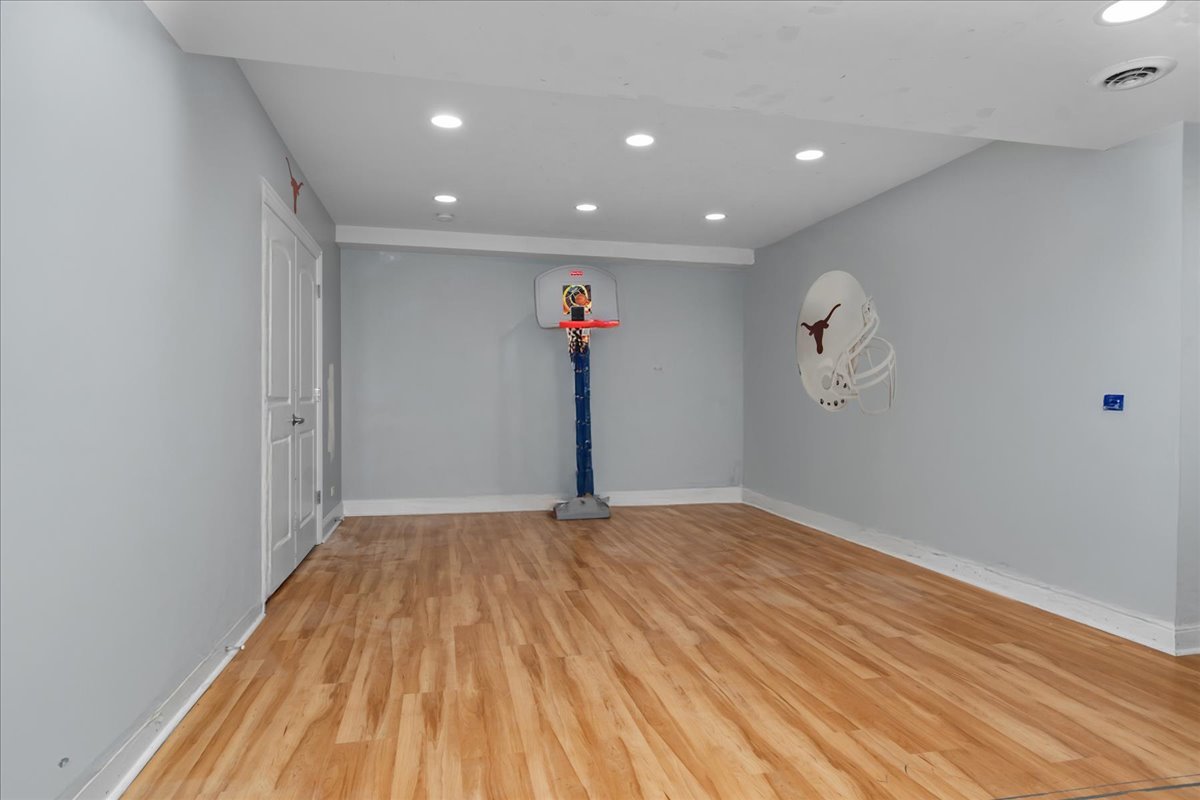 1610 Montgomery Road Deerfield, IL 60015 - Photo 26 of 35 Gallery Image 26