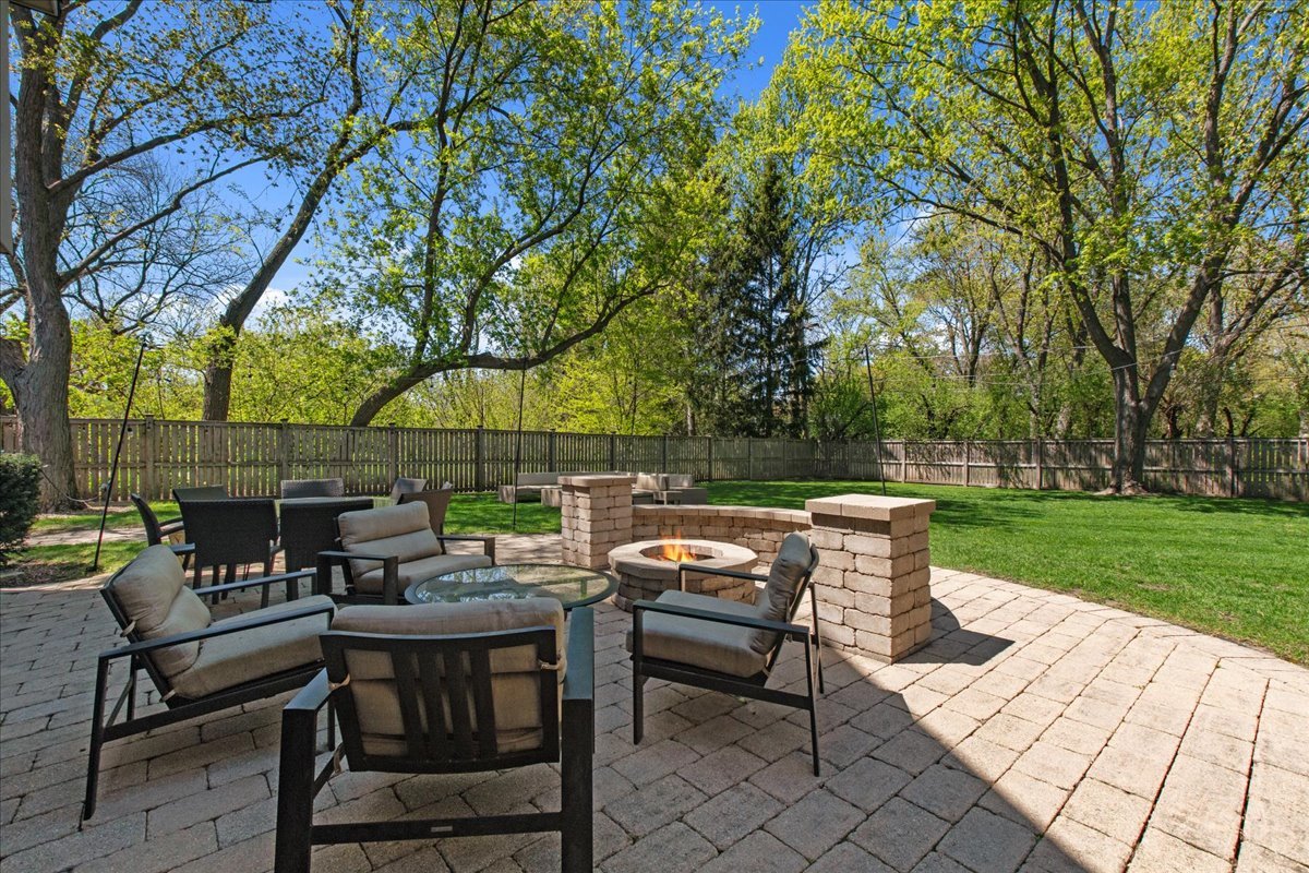1610 Montgomery Road Deerfield, IL 60015 - Photo 29 of 35 Gallery Image 29