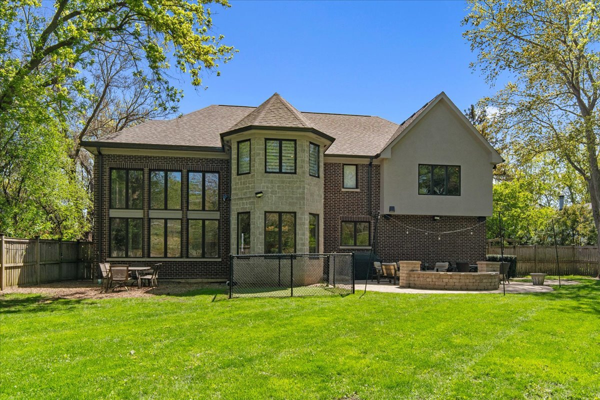 1610 Montgomery Road Deerfield, IL 60015 - Photo 31 of 35 Gallery Image 31