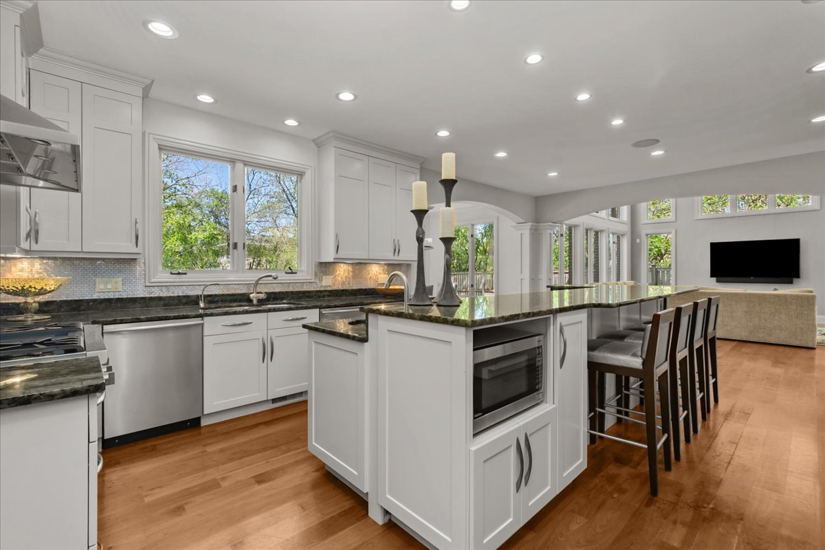 1610 Montgomery Road Deerfield, IL 60015 - Photo 8 of 35 Gallery Image 8