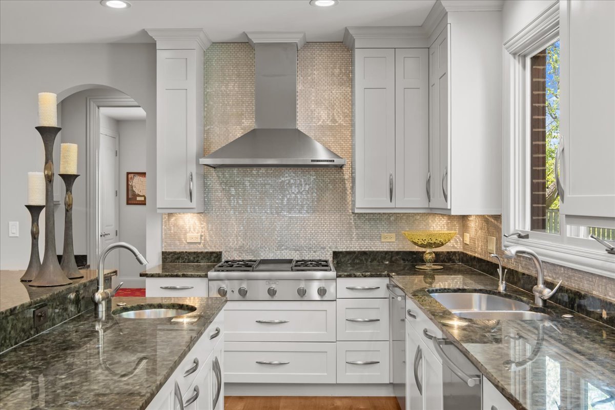 1610 Montgomery Road Deerfield, IL 60015 - Photo 9 of 35 Gallery Image 9
