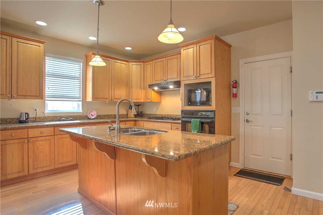 17152 164th Way Southeast Renton, WA 98058 - Photo 7 of 20
