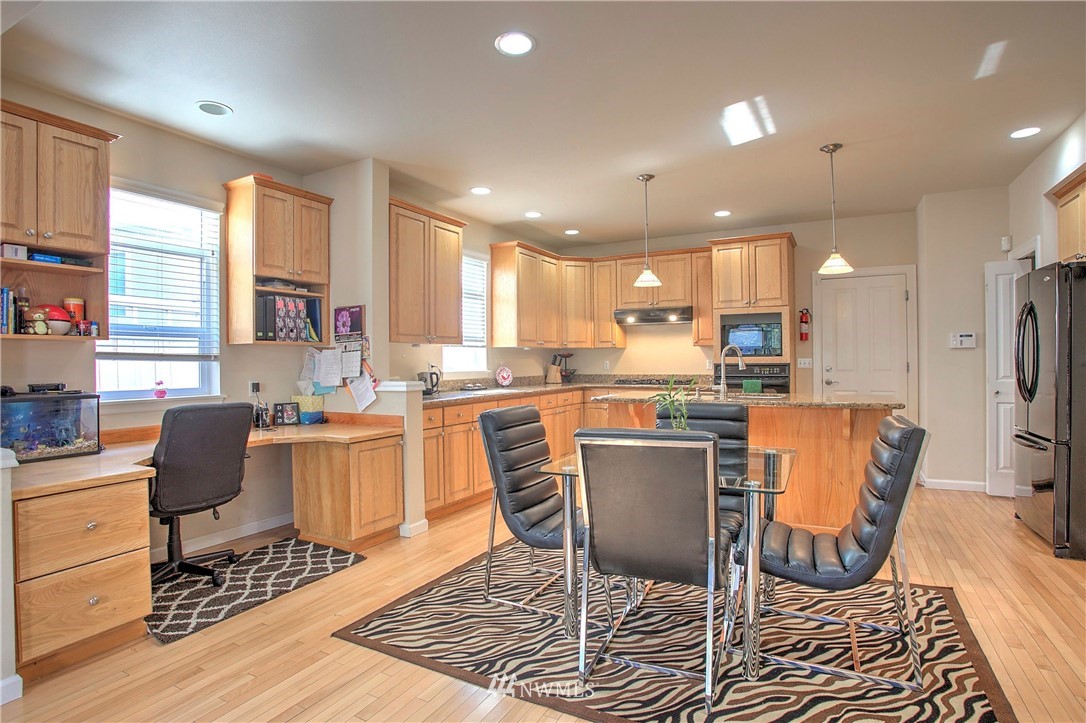 17152 164th Way Southeast Renton, WA 98058 - Photo 8 of 20