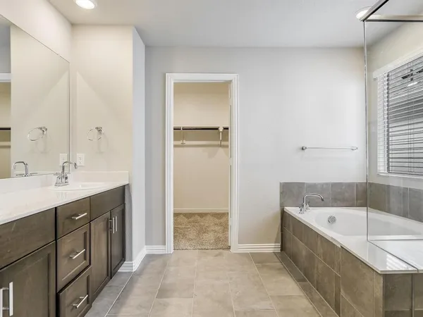 $3,100 | 2612 Gateway Avenue, Corinth, TX 76210