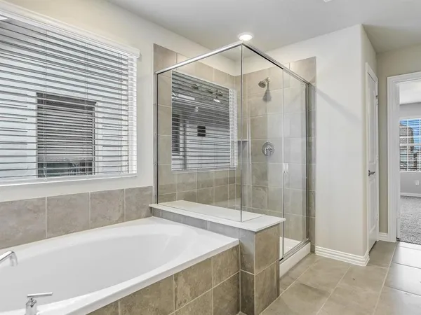$3,100 | 2612 Gateway Avenue, Corinth, TX 76210