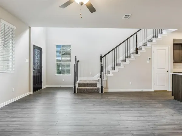 $3,100 | 2612 Gateway Avenue, Corinth, TX 76210