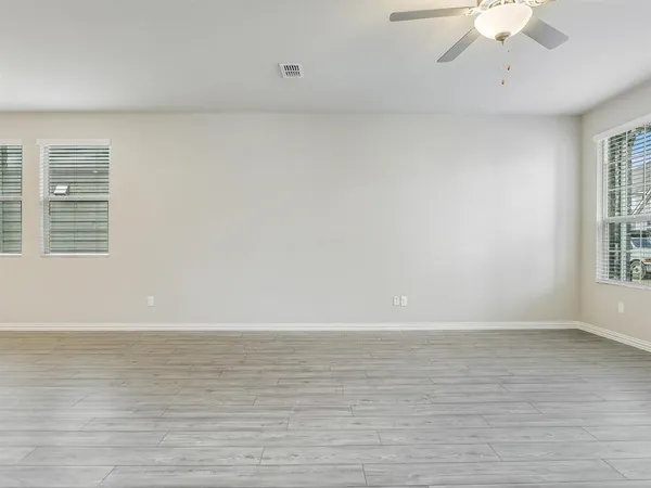 $3,100 | 2612 Gateway Avenue, Corinth, TX 76210