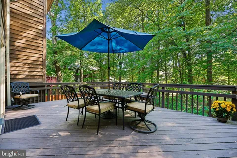 $799,900 | 5904 Valerian Lane, Rockville, MD 20852