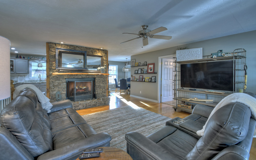 404 John's Ridge Road Blue Ridge, GA 30513 - Photo 3 of 4 Additional View