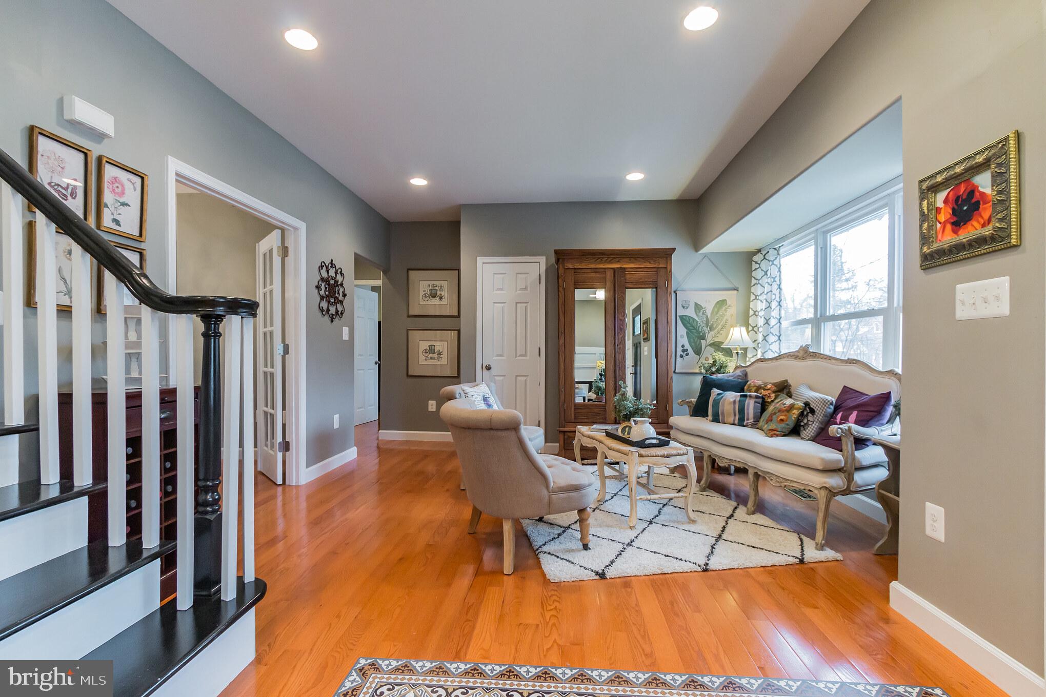 506 Moorefield Road Southwest Vienna, VA 22180 - Photo 3 of 30 Gallery Image 3