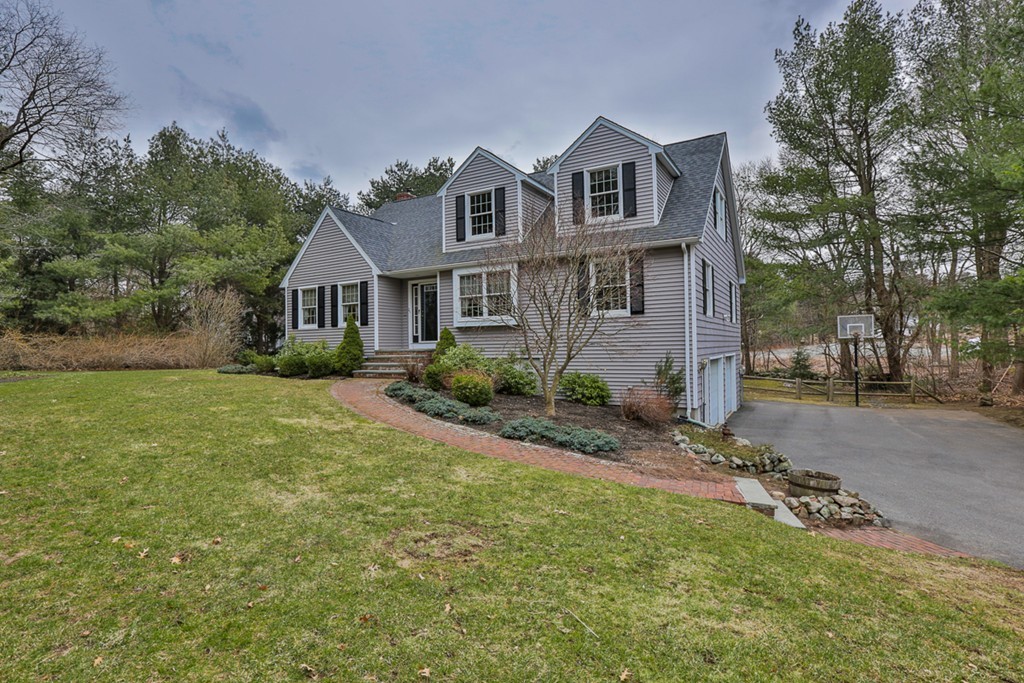 25 Webb Street Middleton, MA 01949 - Photo 1 of 30 Gallery Image 1
