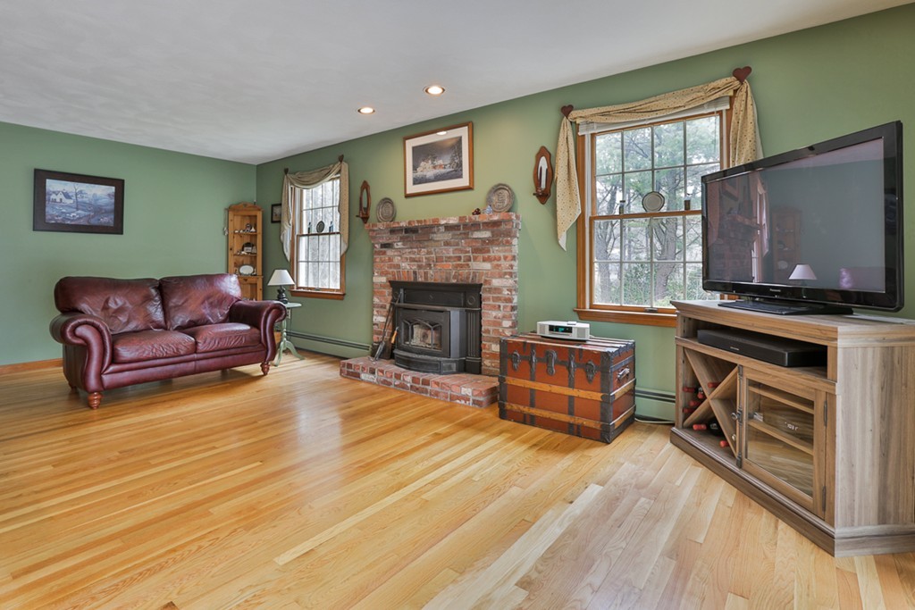 25 Webb Street Middleton, MA 01949 - Photo 8 of 30 Gallery Image 8