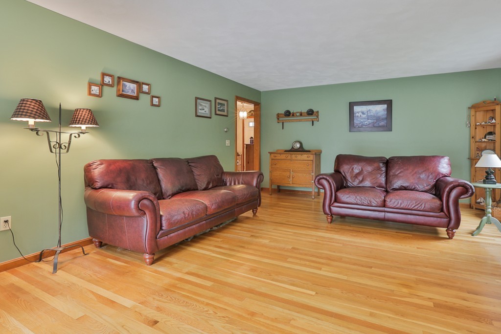 25 Webb Street Middleton, MA 01949 - Photo 9 of 30 Gallery Image 9