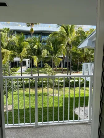 $1,400 | 100 Sunrise Drive, Unit 25, Key Biscayne, FL 33149