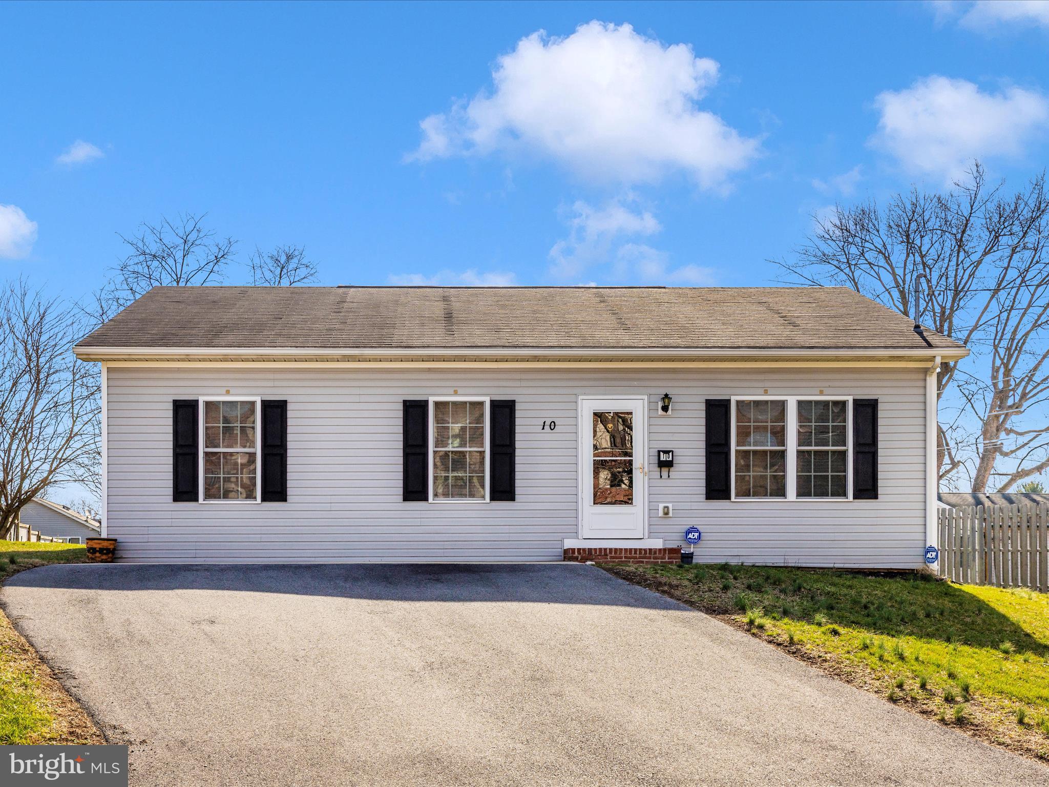 10 Wakefield Road Hagerstown, MD 21740 - Photo 1 of 45 Exterior Front