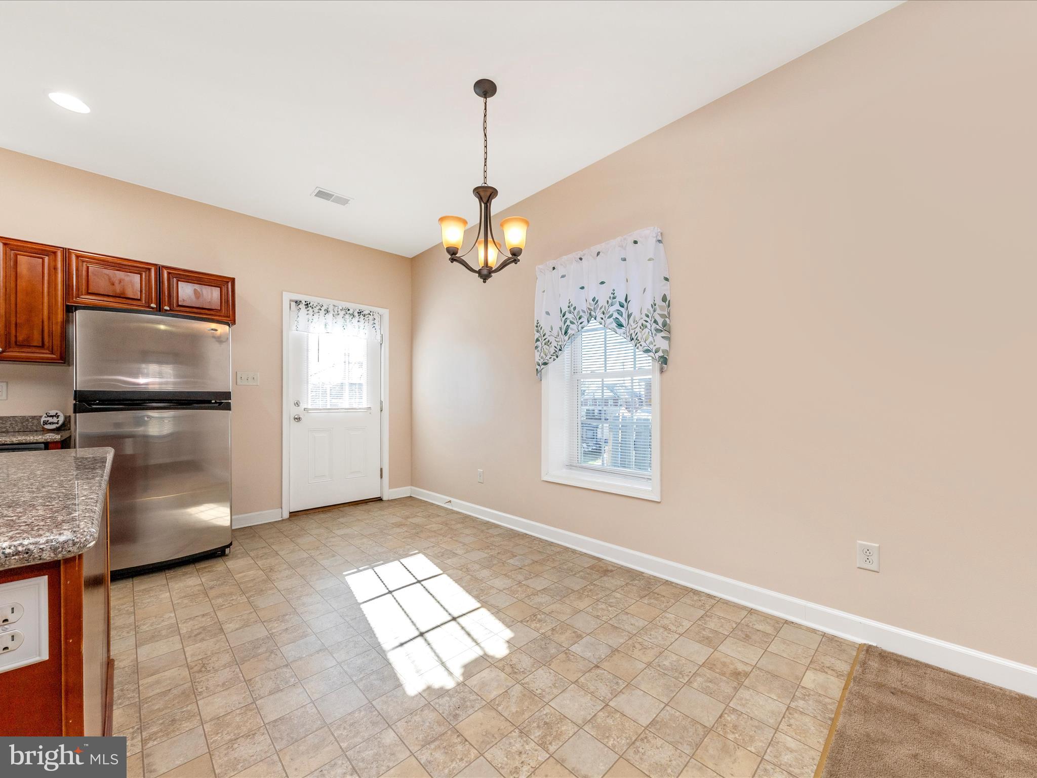 10 Wakefield Road Hagerstown, MD 21740 - Photo 14 of 45 Dining Room