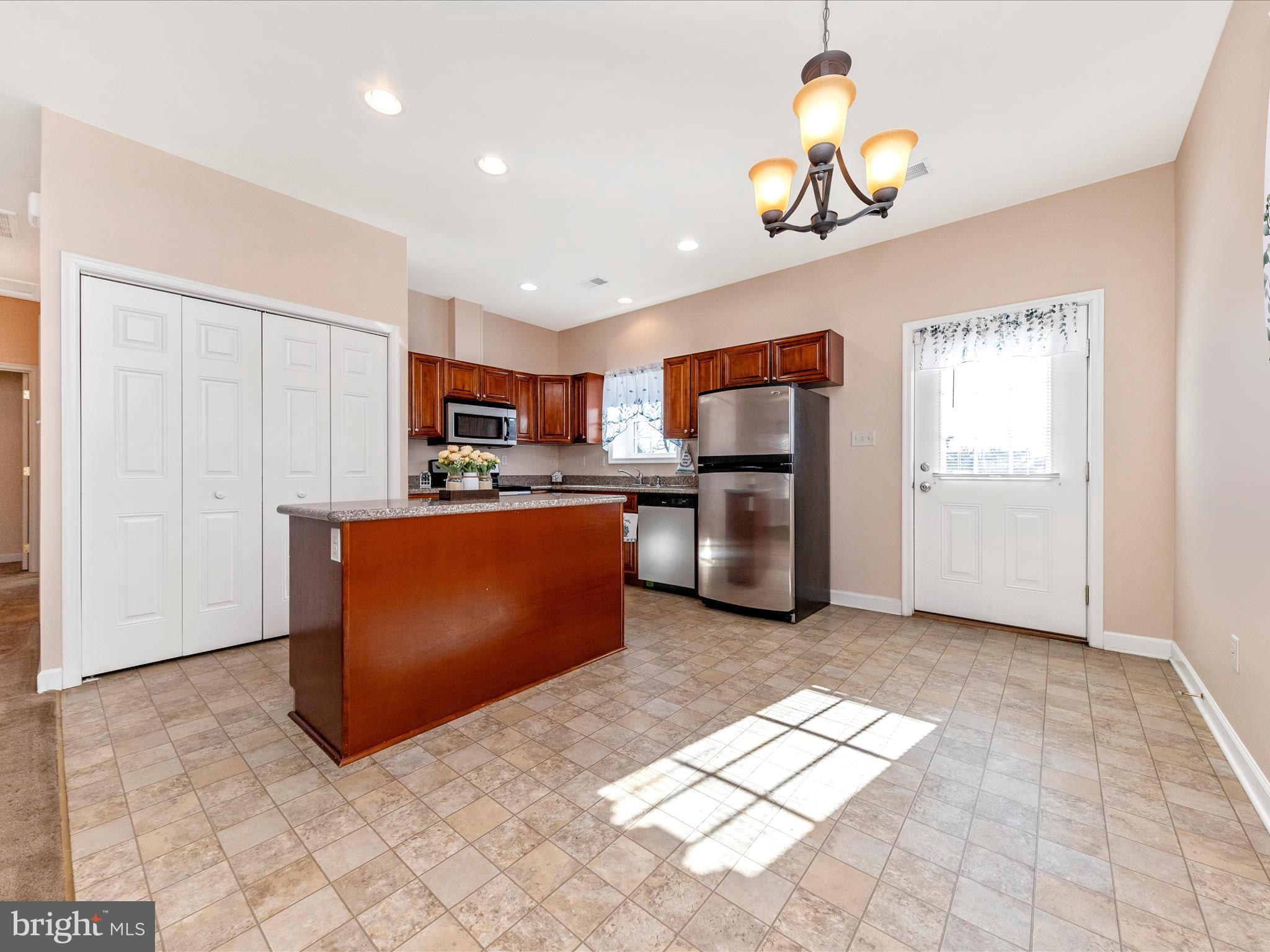 10 Wakefield Road Hagerstown, MD 21740 - Photo 17 of 45 Dining Room