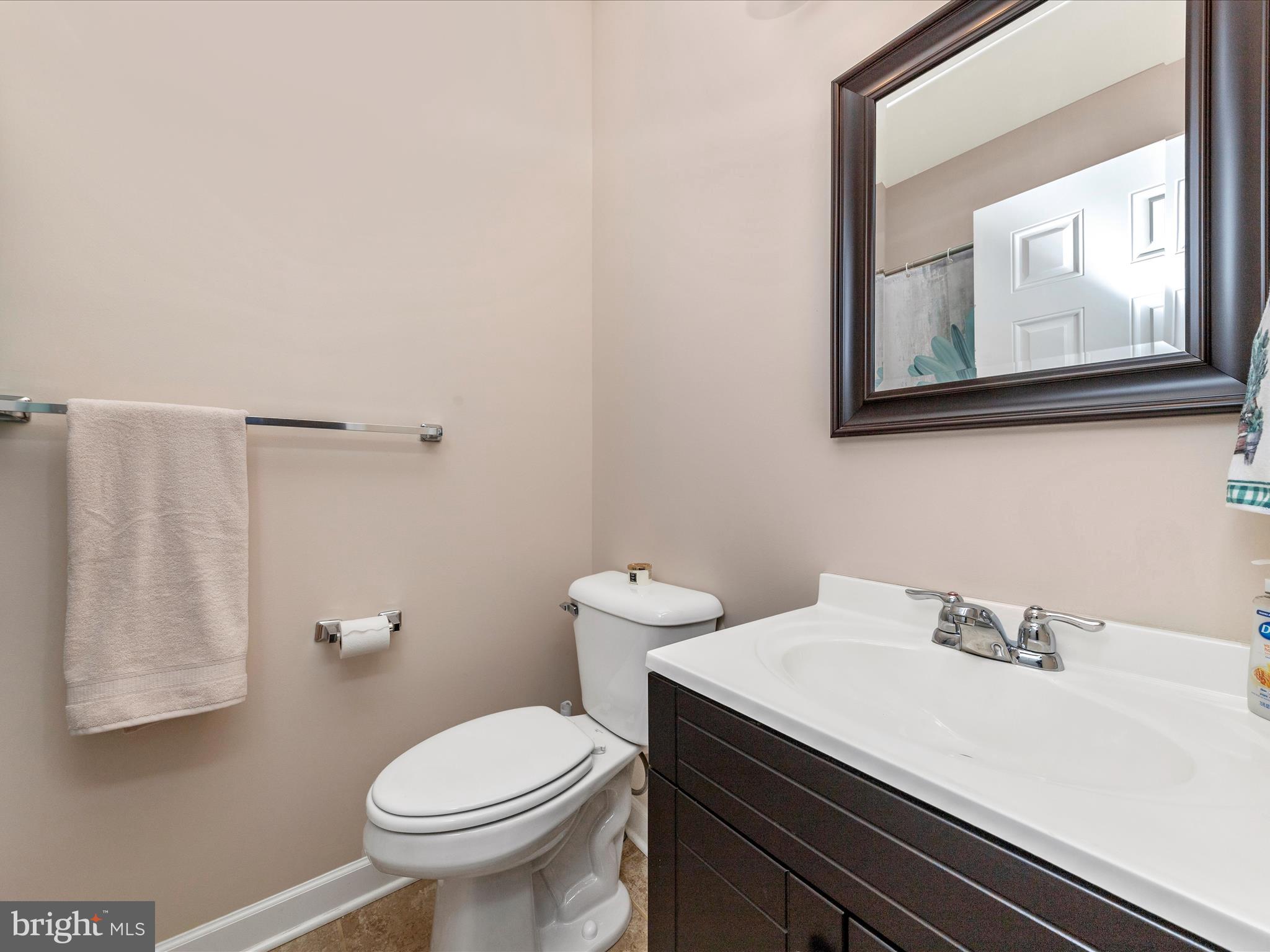 10 Wakefield Road Hagerstown, MD 21740 - Photo 32 of 45 Hall Bath