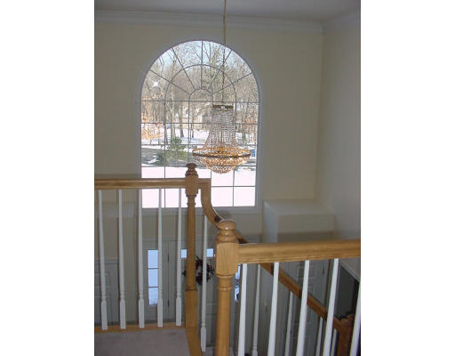 7 Old Harry Road Southborough, MA 01772 - Photo 3 of 14 Gallery Image 3