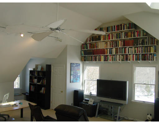 7 Old Harry Road Southborough, MA 01772 - Photo 5 of 14 Gallery Image 5