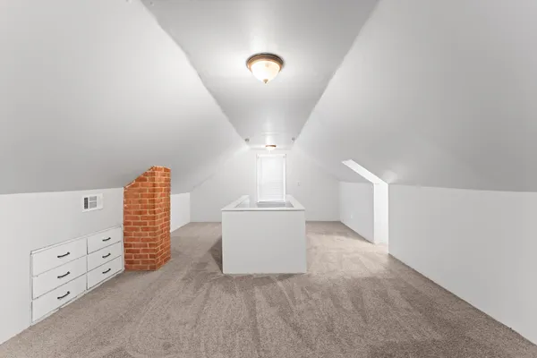 $129,999 | 20947 Beechwood Avenue, Eastpointe, MI 48021