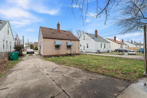 $124,999 | 20947 Beechwood Avenue, Eastpointe, MI 48021
