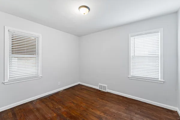 $124,999 | 20947 Beechwood Avenue, Eastpointe, MI 48021